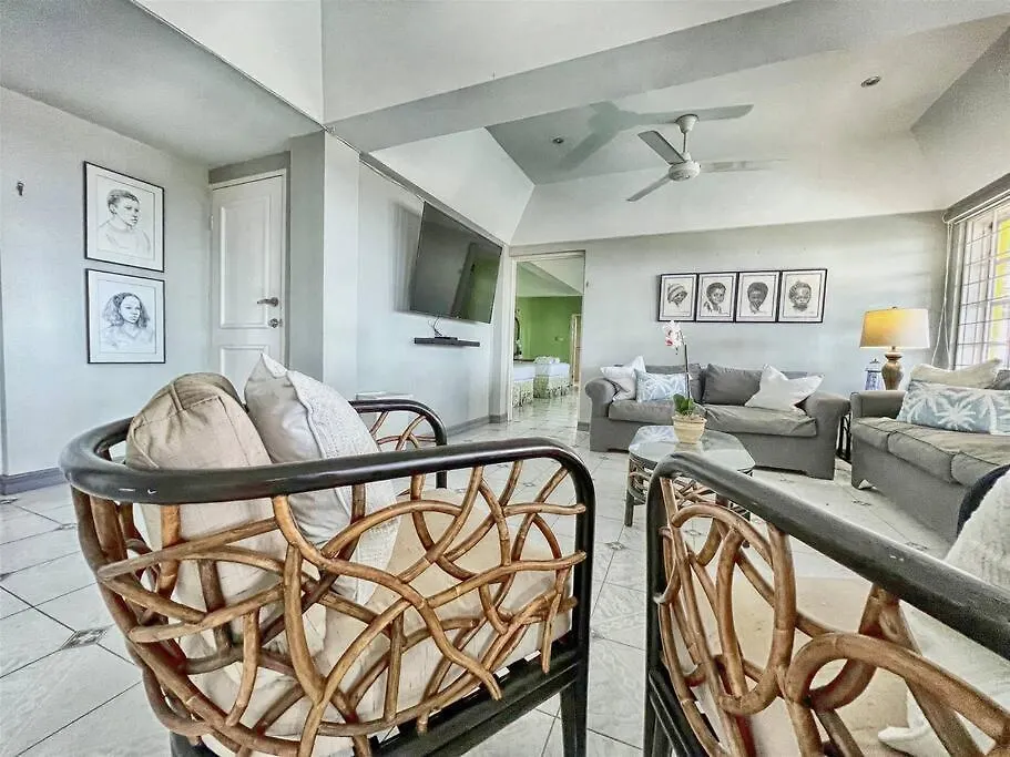 Villa Isabella Discovery Bay
